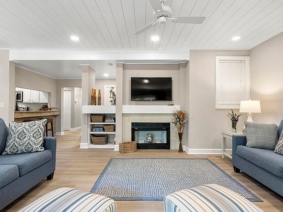 3rd image of 4903 Green Dolphin Way
