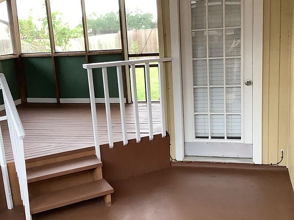 Screened patio entrance to kitchen