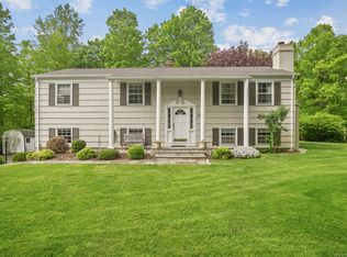 135 Haviland Rd, Ridgefield, CT 06877