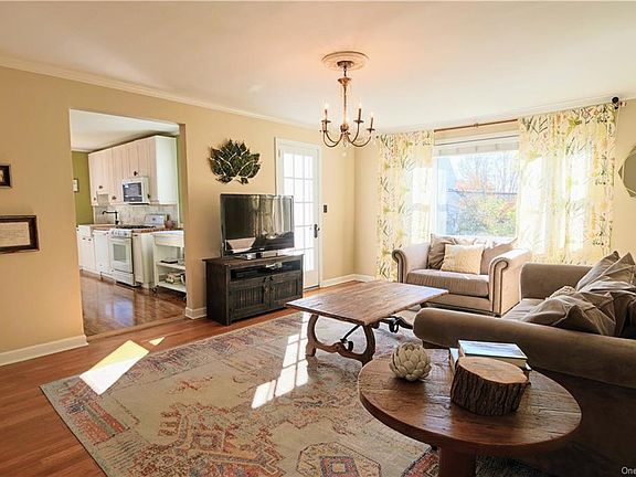 3rd image of 61.5 Carpenter Ave #B