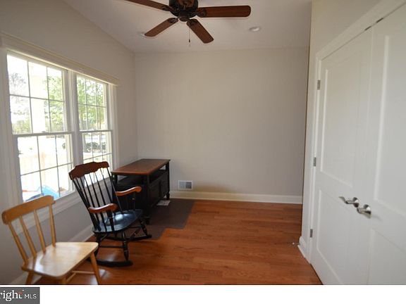 5th image of 59 Lillie St