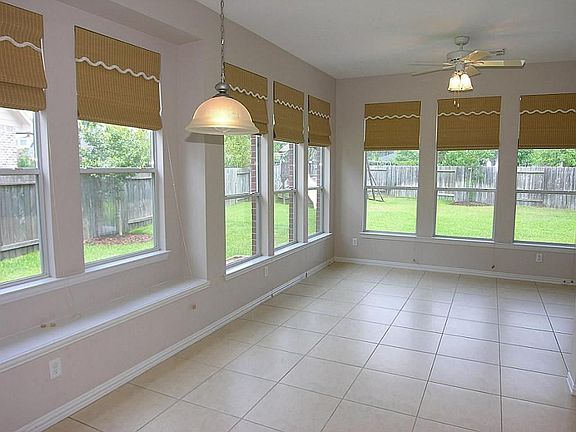 5th image of 16118 Ormonde Crossing Dr