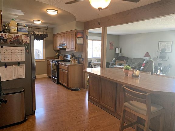 2nd image of 238 Katherine St