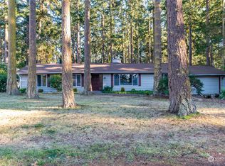 1916 N Fir Woods Pl, Oak Harbor, WA 98277