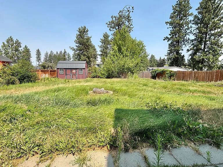 905 E Spence St — Photo 22