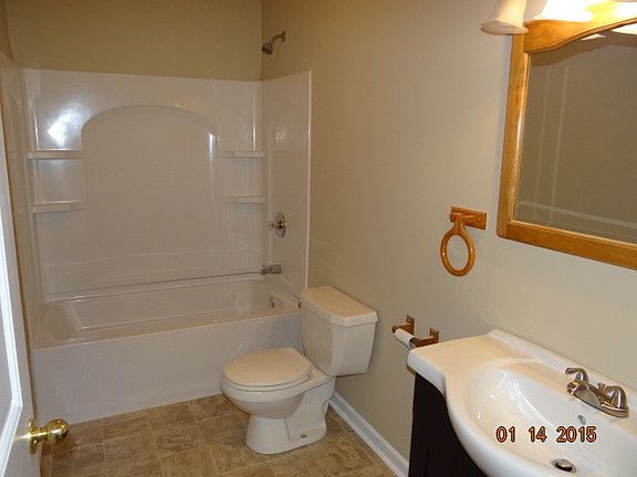 4th image of 633 Ivy Ln