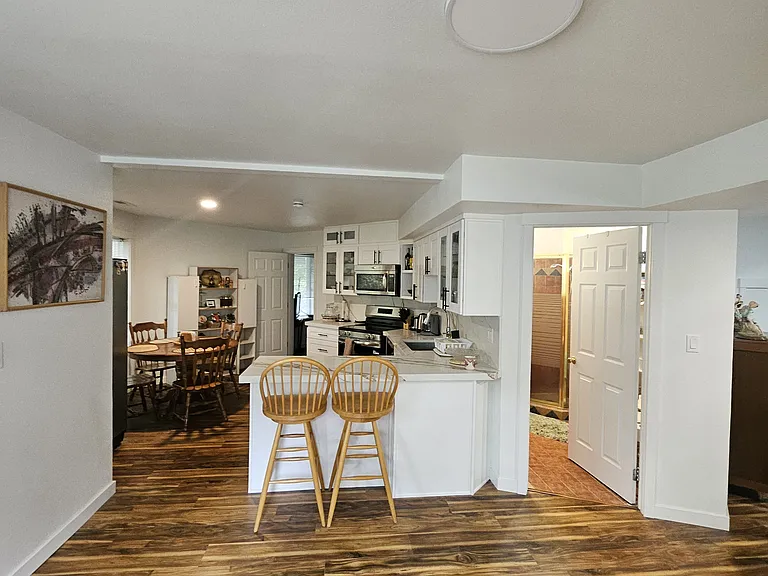 4312 SW Terlyn Ct — Photo 3