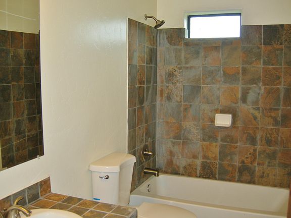 3rd image of 12914 N Phoenix Ave