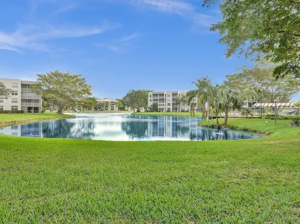 9340 Lagoon Place #209, Davie, FL 33324
