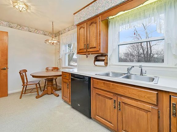 4th image of 504 Herrick Park Dr