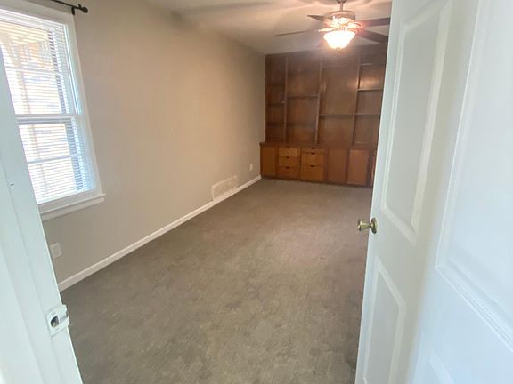 5th image of 2433 Campus Ct