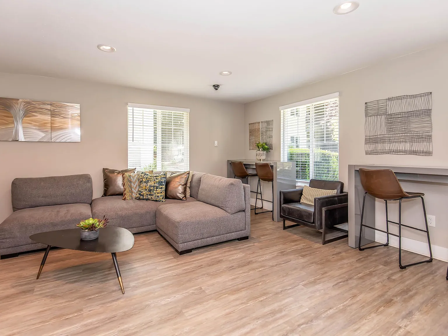 Madison at River's Edge Apartments — Photo 2