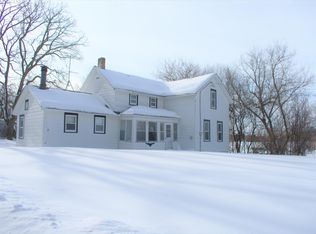 N91W29723 Center Oak Rd, Hartland, WI 53029