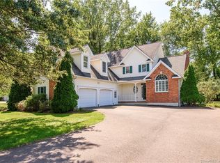 25 Rosewood Dr, Suffield, CT 06078