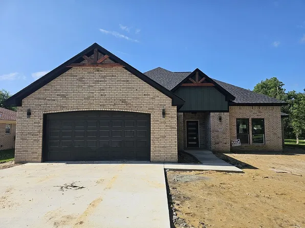 5215 McAnelly Dr, Beaumont, TX 77708