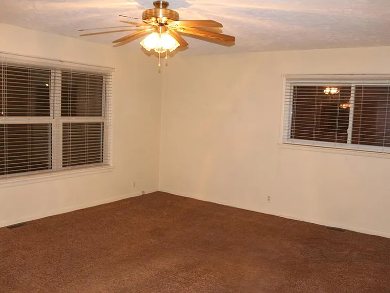 722 E Park Lane St — Photo 7