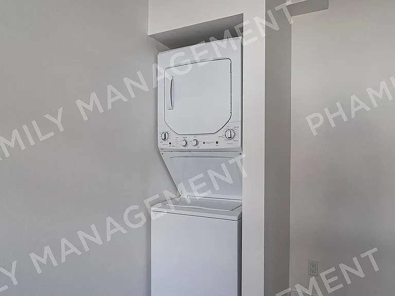 167 S Oak Knoll Ave #2 — Photo 7