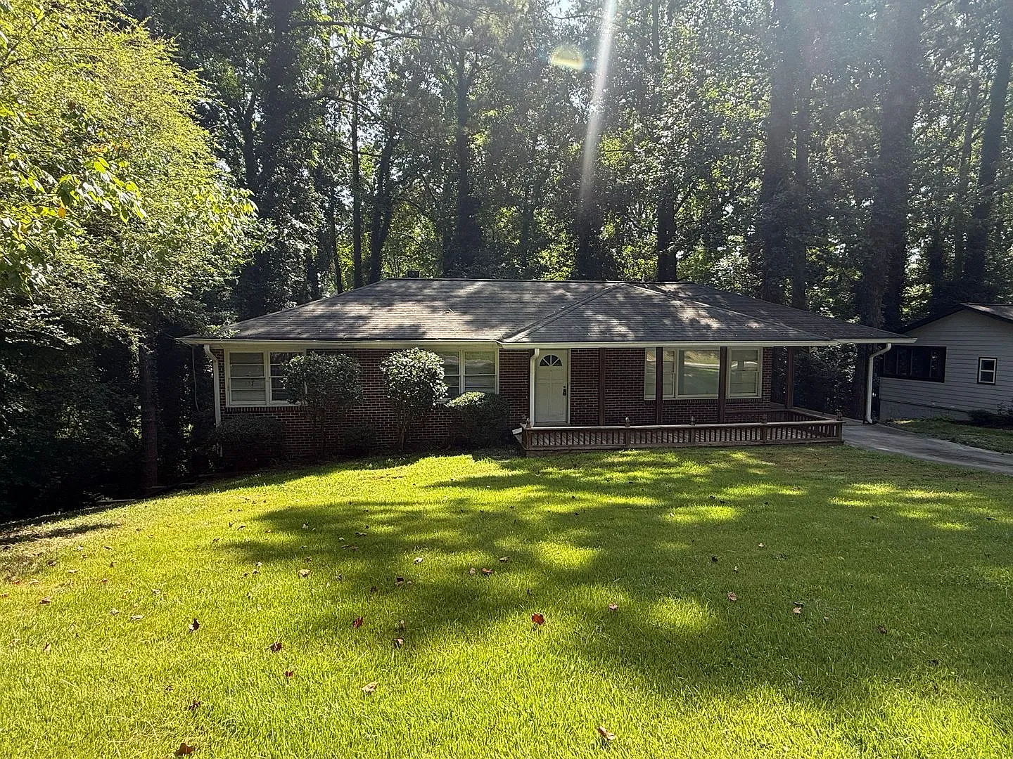 Druid Hills Ranch In The Perfect Location - Emory and CDC Minutes Away! — Photo 2