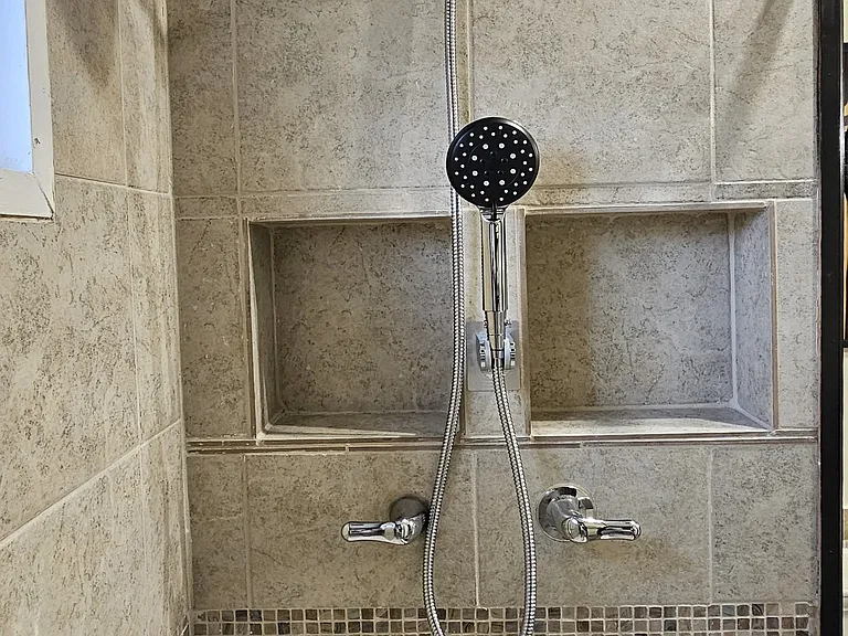 Bathroom 06