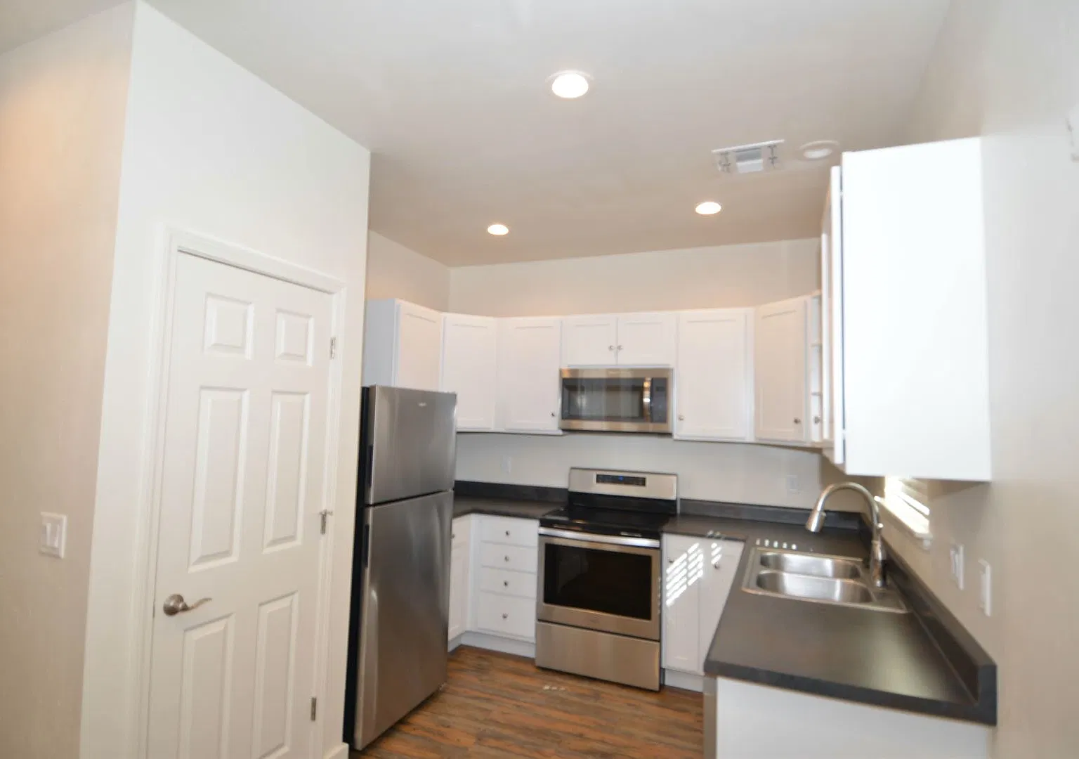 2511 N West Street — Photo 2