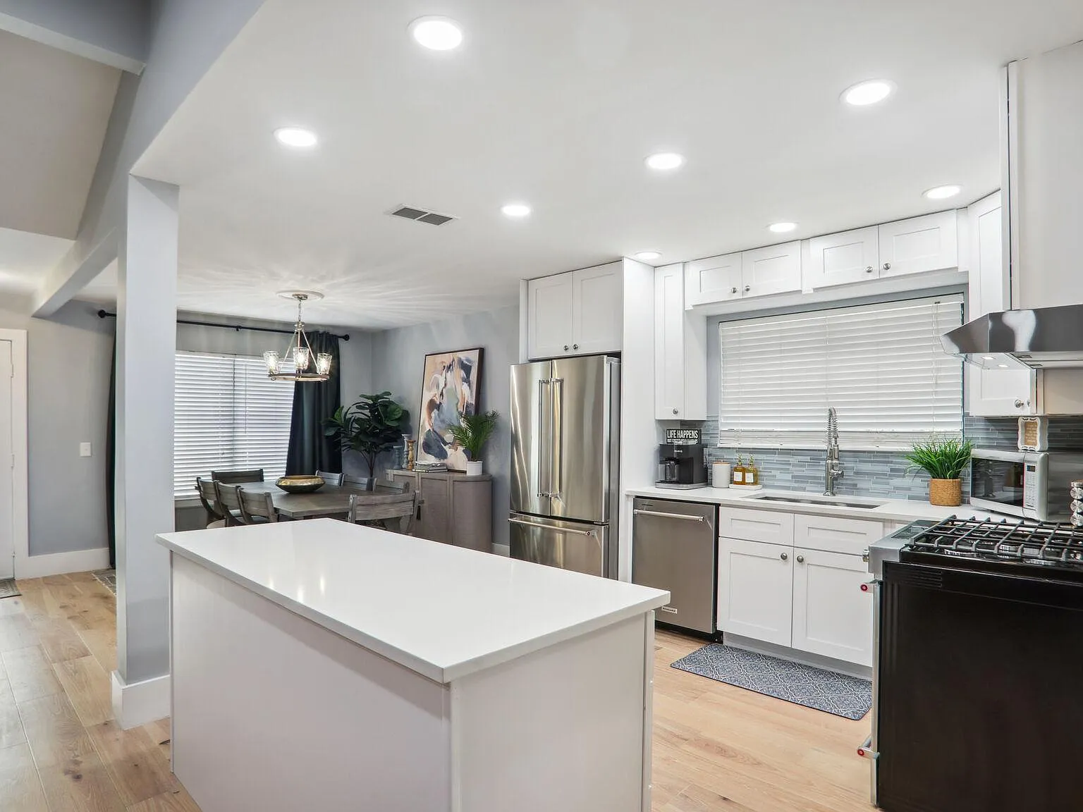1406 Cartecay Dr — Photo 3