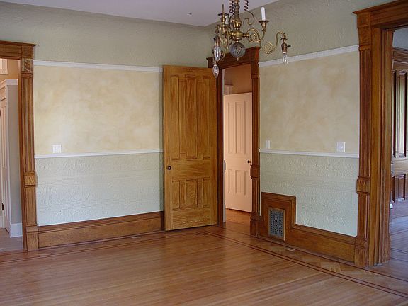 4th image of 1363 York Street #101