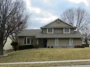 15127 Patterson Dr, Omaha, NE 68137