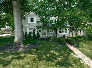 574 Forestview Rd, Bay Village, OH 44140