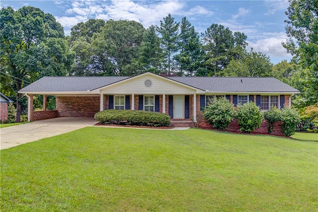 4 bed, 3.0 bath, 3292 sqft, $3,000 — Photo 1