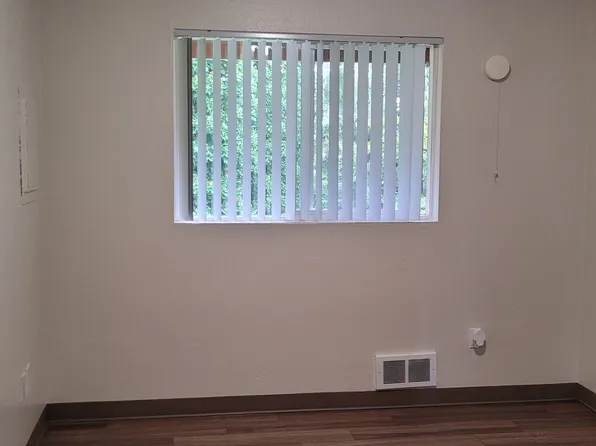 3 Madison St #8, Everett, WA 98203