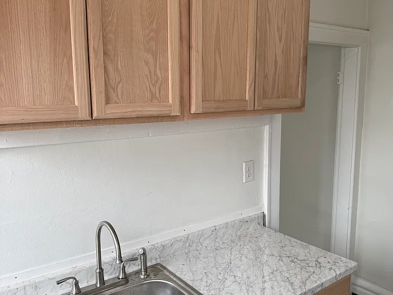 3347 1/2 N High St #1 — Photo 3