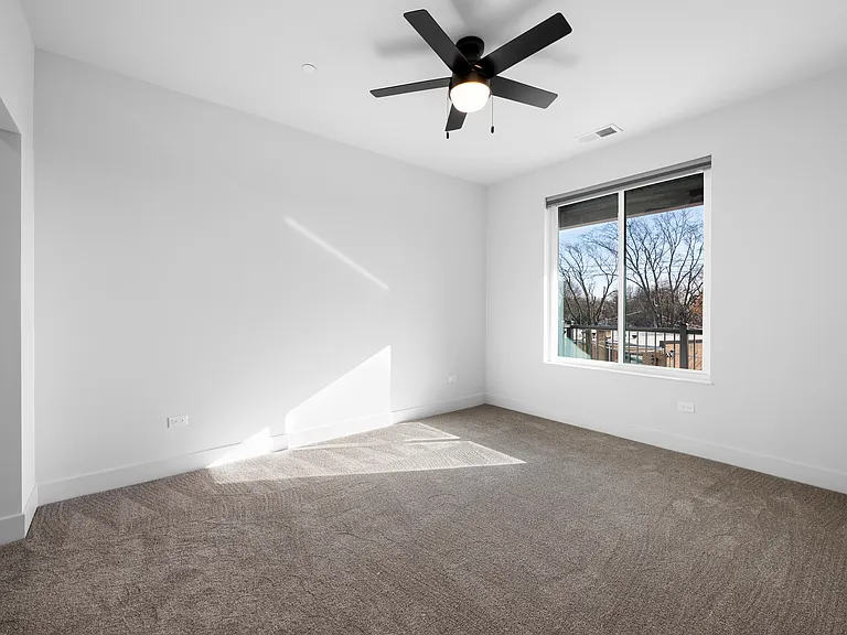 27 W Park Blvd #306 — Photo 7