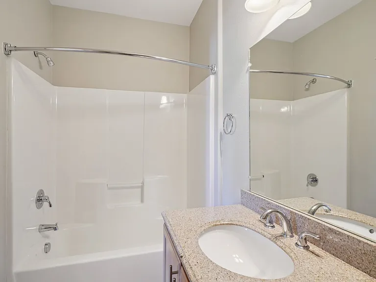 Aspen Grove Apartments — Photo 25