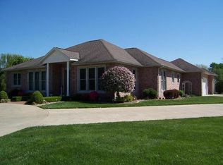 6 Jays Way, Altamont, IL 62411