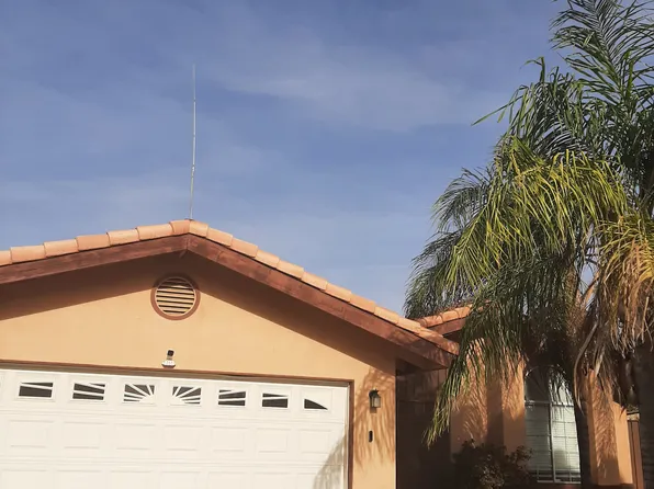 6104 Castleton St, Bakersfield, CA 93313