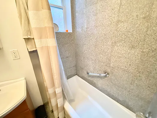 Rented by J PRESTON AND ASSOCIATES INC | media 18