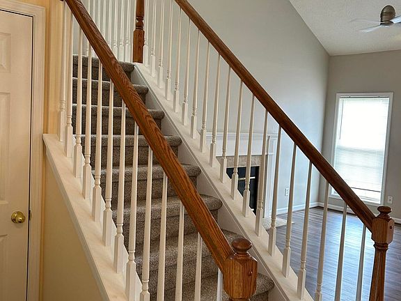 3rd image of 304 Newcastle Ln