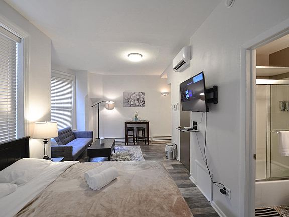 4th image of 302 S 12th St #204