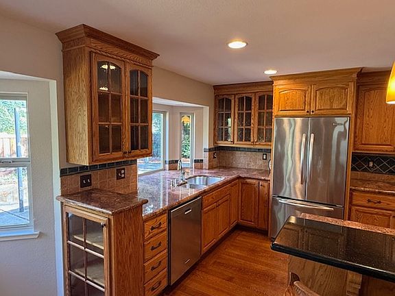 3rd image of 5738 Skyview Pl