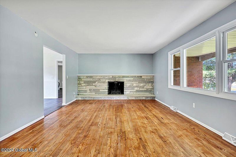 5th image of 91 Marie Parkway