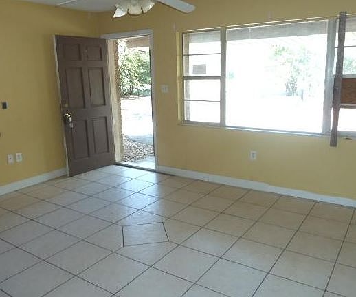 3rd image of 2607 Westside Dr