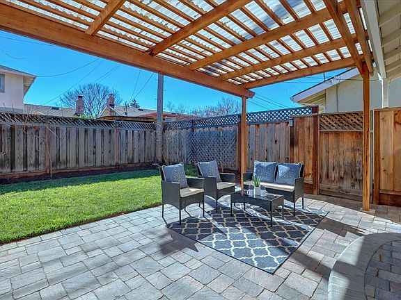 4th image of 1528 Willowmont Ave