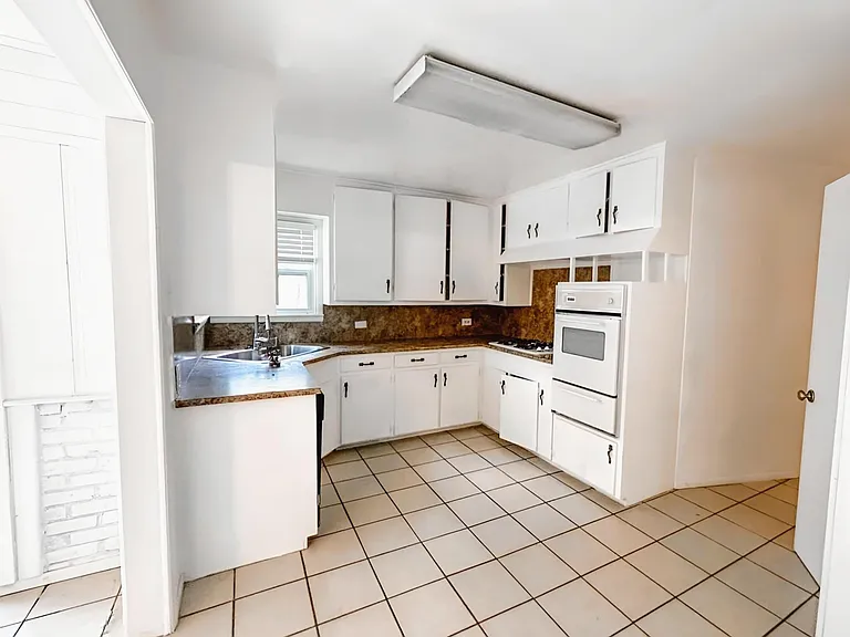 301 Randle Dr — Photo 5