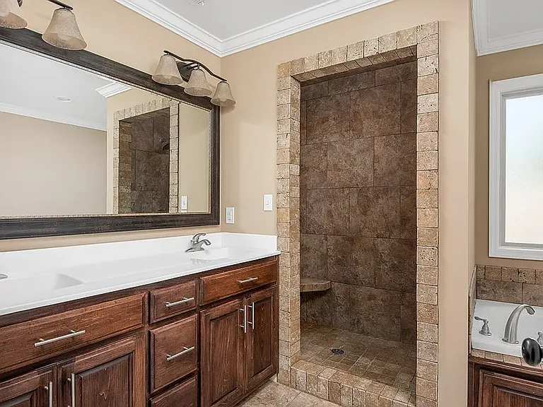 100 Kamarie Ln — Photo 9