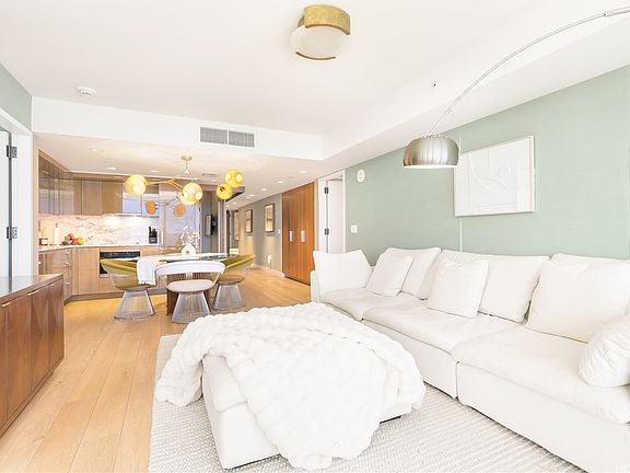 5th image of 2139 Kuhio Ave #3405