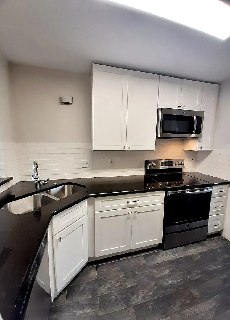 Gorgeous 1 bedroom, 1 and half bath in Farmers Branch — Photo 2