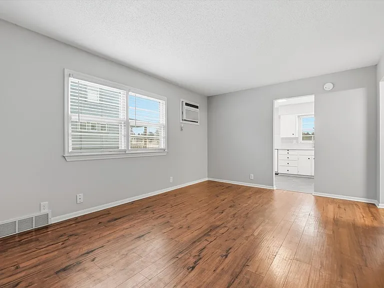 734 S 50th St #3 — Photo 5