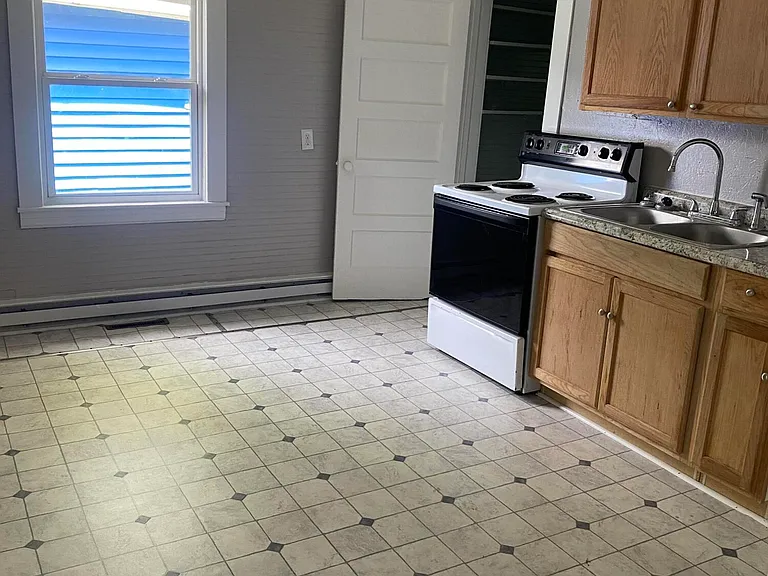 107 Baltimore Ave — Photo 5