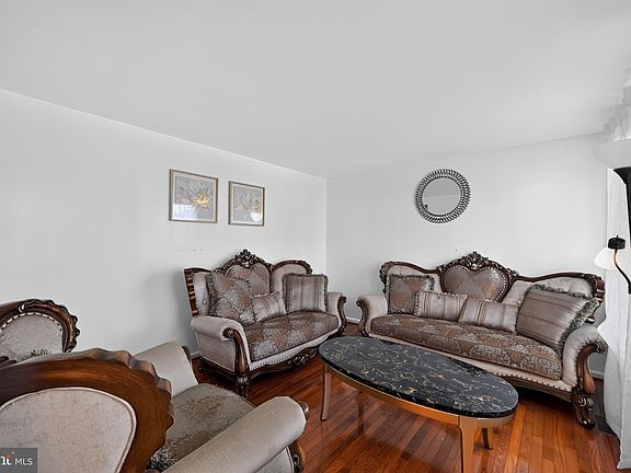 3rd image of 545 Kenan St