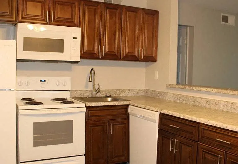 Tuscany Village Apartments — Photo 8